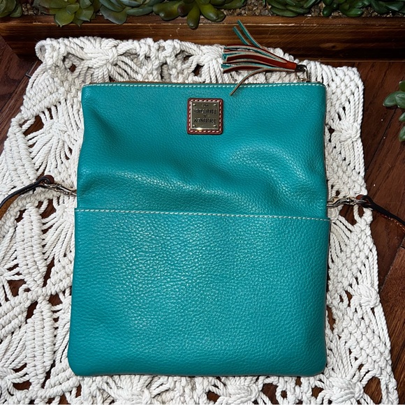 Dooney & Bourke | Pebbled Grain Fold Over Zip Crossbody - Picture 4 of 10